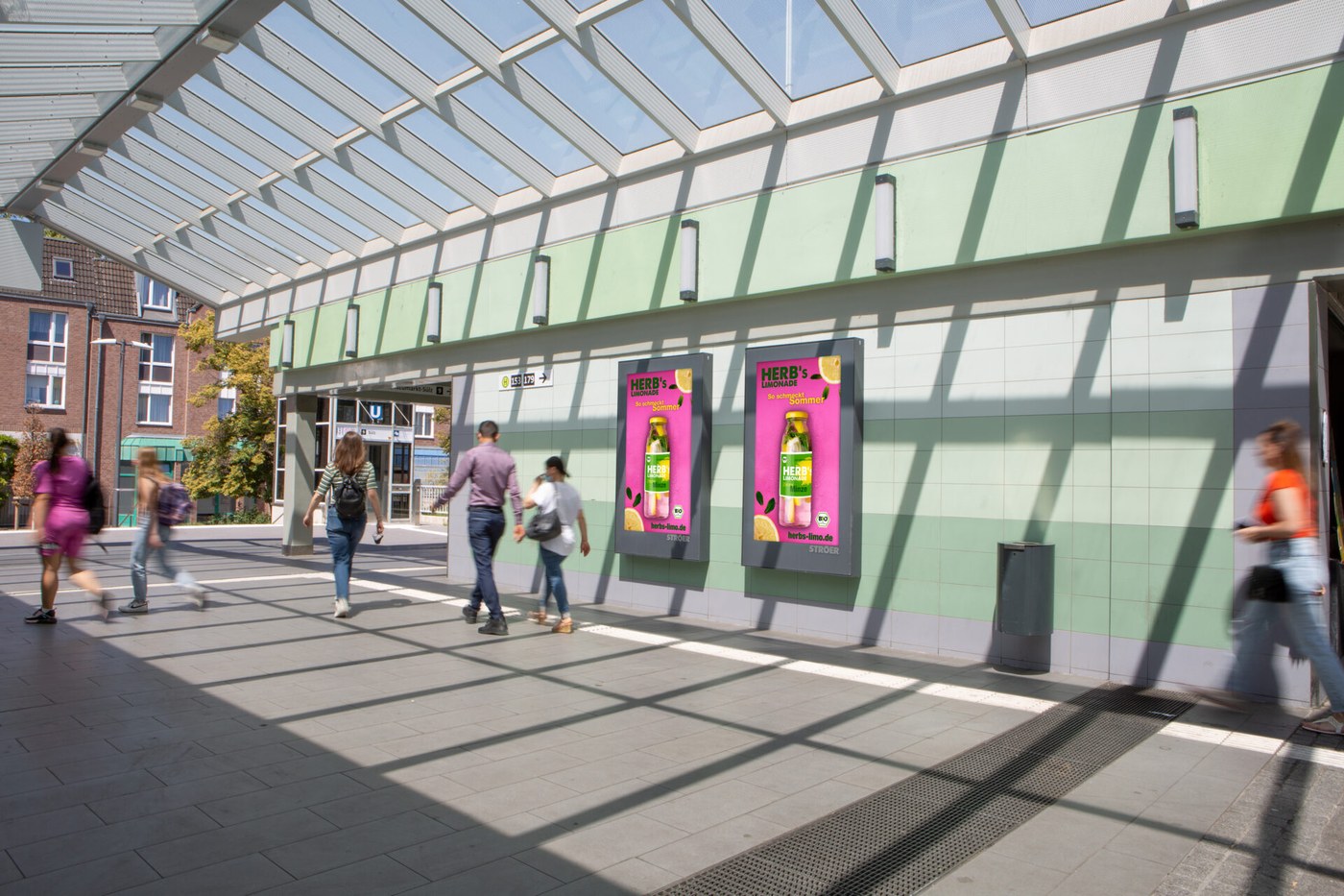 DOOH Station