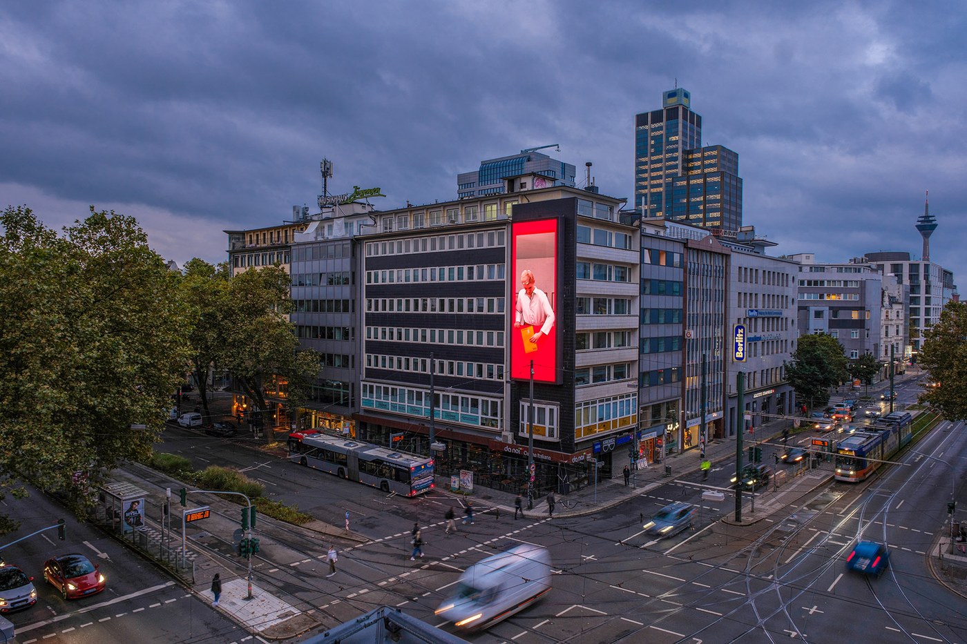 DOOH Giant KöVision, Köln